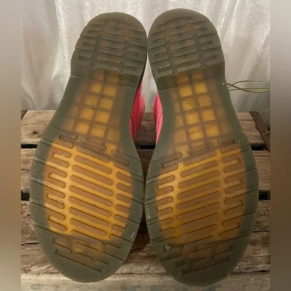 Dr. Martens Patent Pink Leather Lace-Up Boots 1460W. Size 11 - Picture 9 of 10